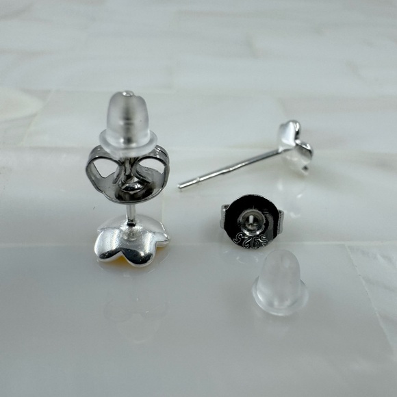 2/$30 Genuine 925 Sterling Silver Tiny Flower Stud Earrings Blue & Yellow - Picture 6 of 7